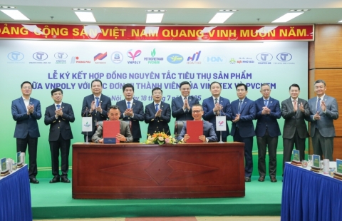 PVChem ký kết hợp tác với VNPOLY: Mở rộng chuỗi giá trị sản phẩm PET chip tái chế